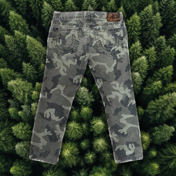 TRUE RELIGION CAMO JEANS